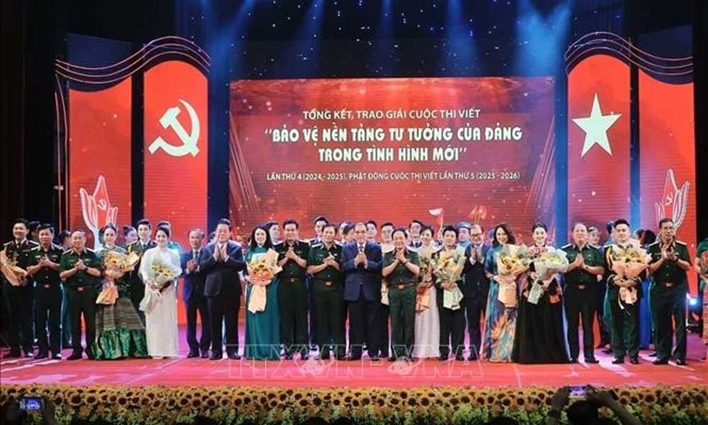 Winners of 4th national writing contest on defending Party’s ideological foundation awarded